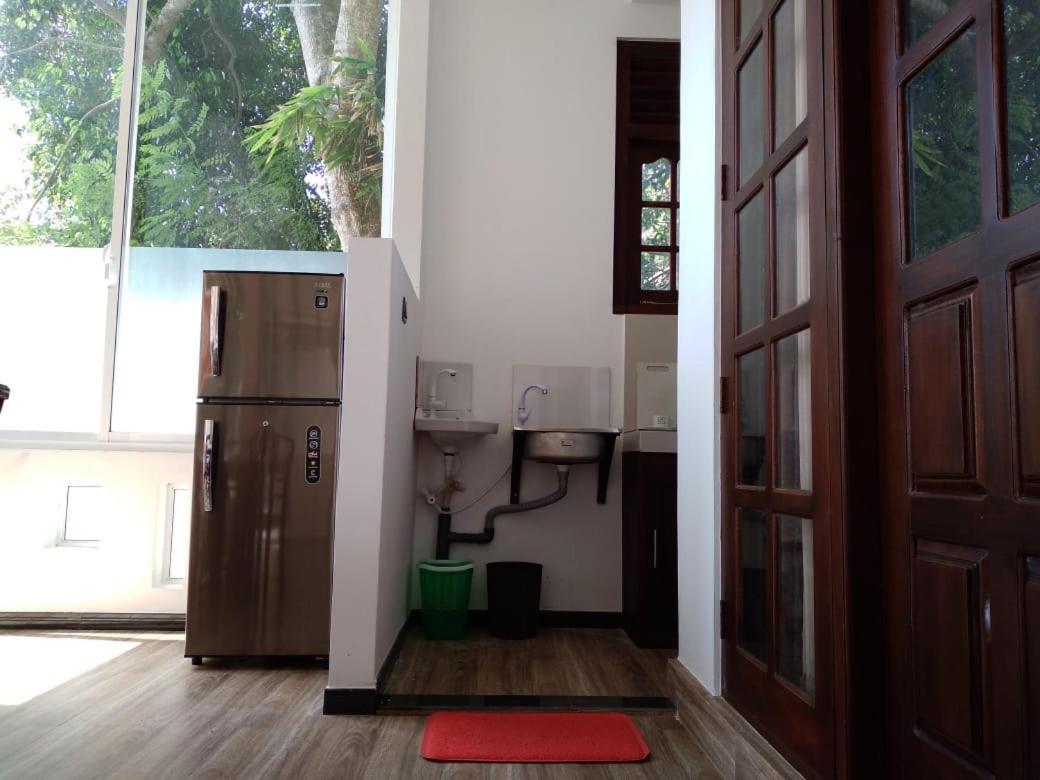 Villa Araliya Hikkaduwa Exterior photo