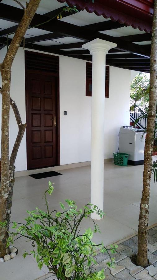 Villa Araliya Hikkaduwa Exterior photo