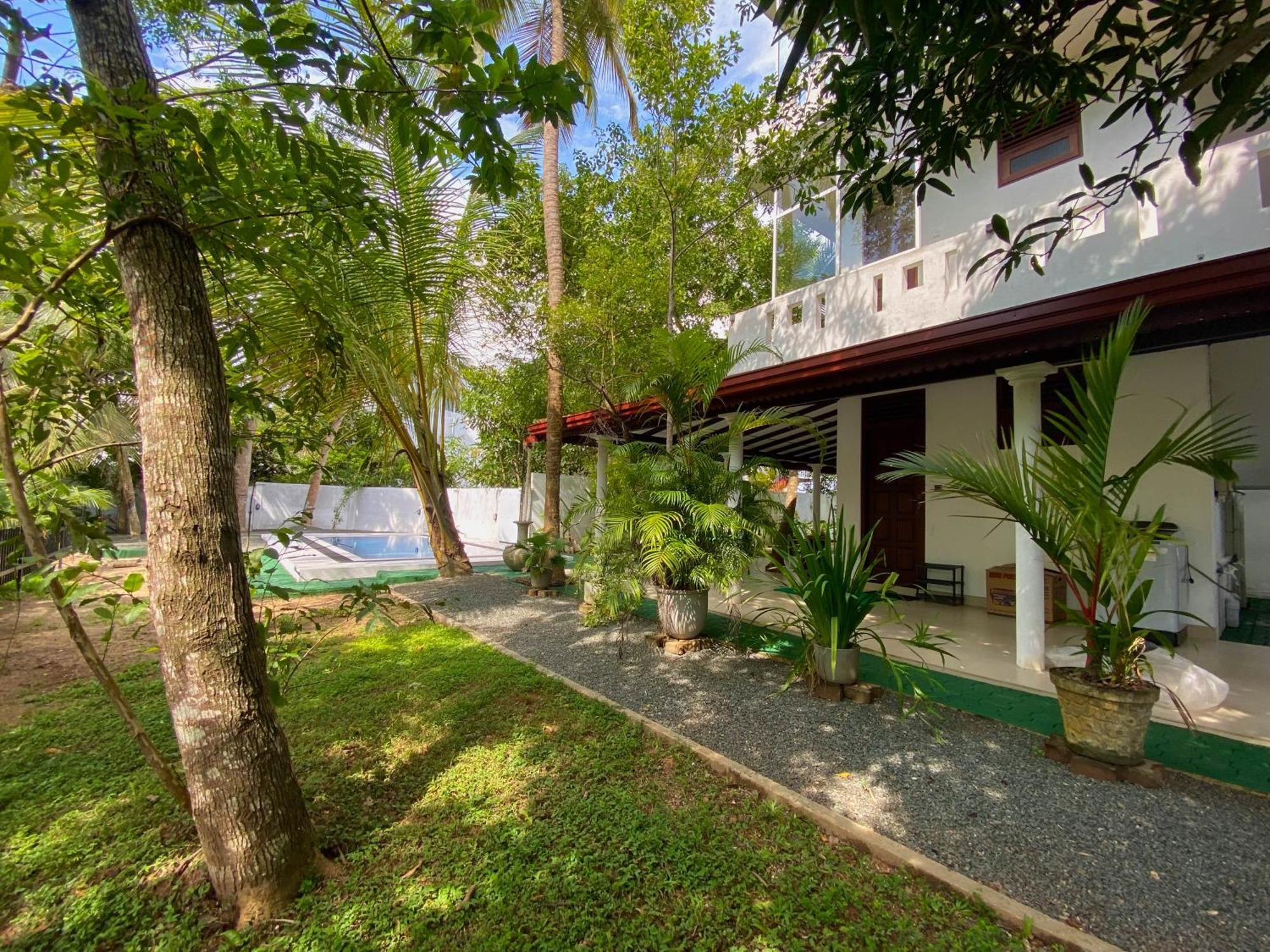 Villa Araliya Hikkaduwa Exterior photo